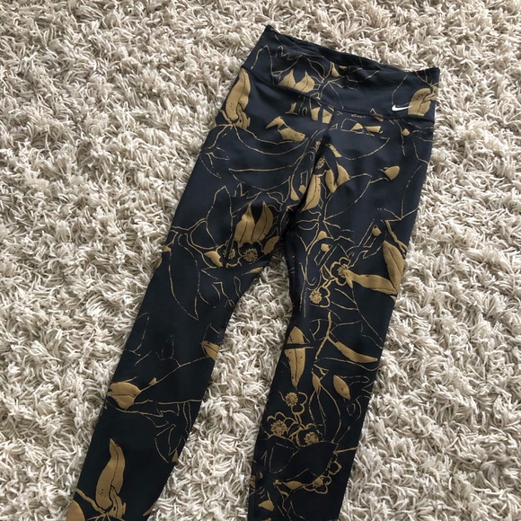 Nike Dry Fit Leggings - Picture 2 of 5